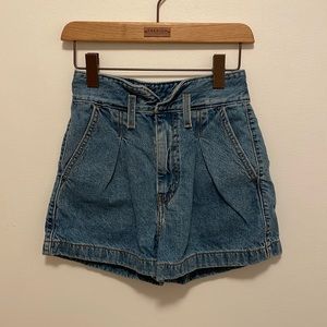 Levi’s High Rise Mom Shorts